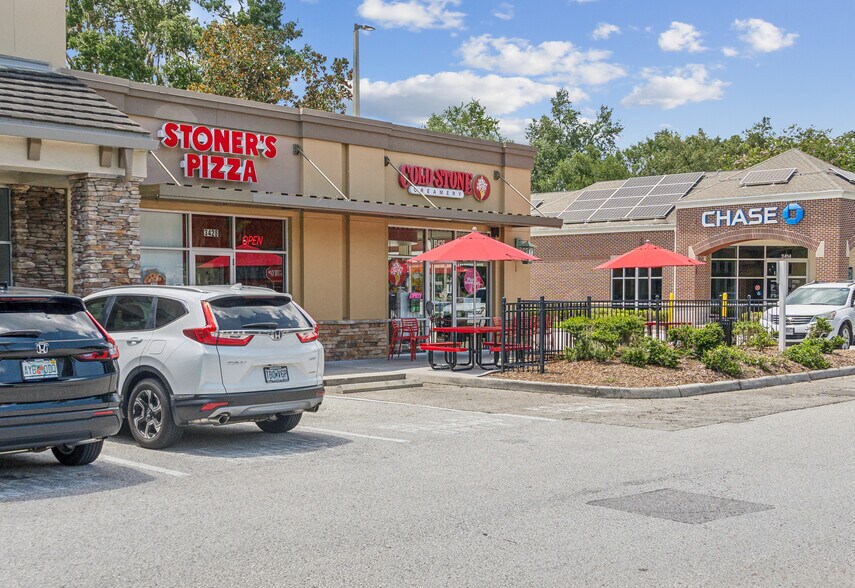 More Photos Of 3426-3478 Lithia Pinecrest Rd, Valrico General Retail For Lease