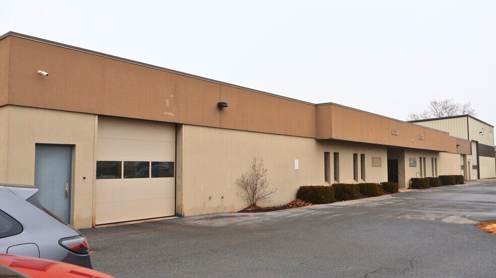 More Photos Of 6330-6332 Flank Dr, Harrisburg Flex For Sale