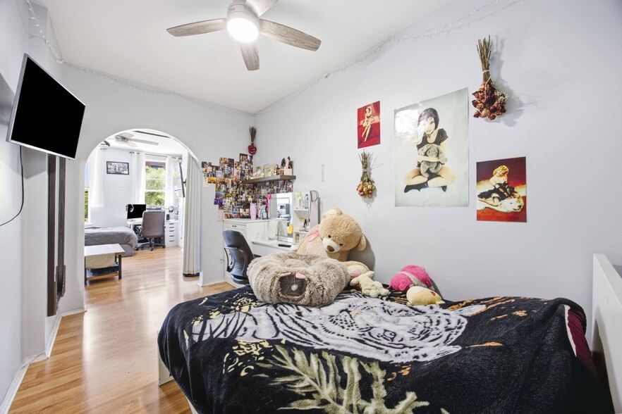More Photos Of 317 Eckford St, Brooklyn Apartments For Sale