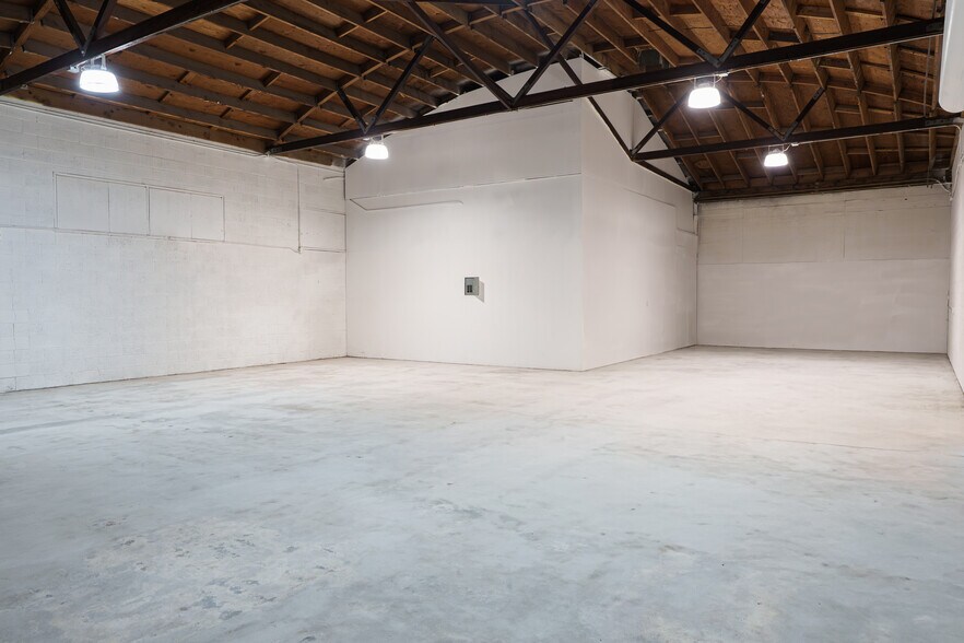 More Photos Of 83333 State Highway 111, Indio Auto Dealership For Sale