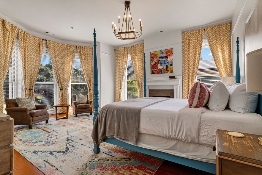More Photos Of 17 W Park Ave, Savannah Office For Sale