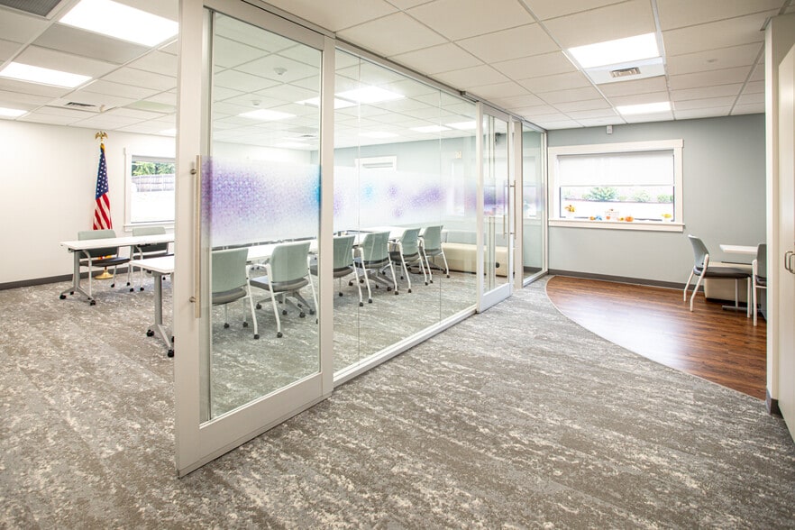 More Photos Of 54 County St, Somerset Bank For Lease