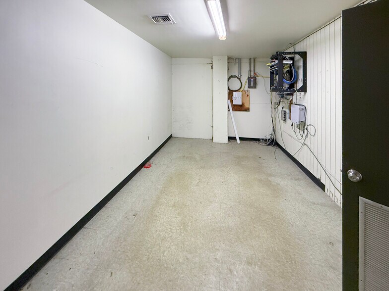 More Photos Of 632 Alvar St, New Orleans Warehouse For Lease