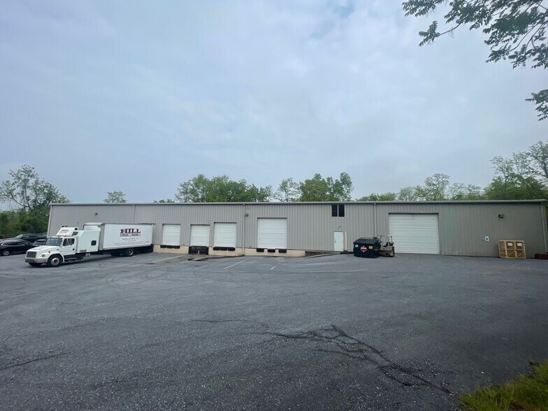 More Photos Of 2350 River Rd, Middletown Warehouse For Lease