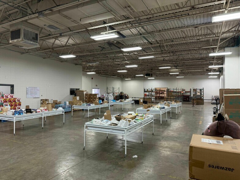 More Photos Of 424 N Cedarbrook Ave, Springfield Manufacturing For Sale