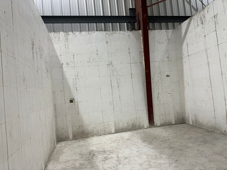 More Photos Of 1201 E Houston St, Broken Arrow Refrigeration Cold Storage For Sale