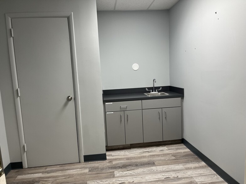 More Photos Of 1020 Mason Ave, Daytona Beach Medical For Lease