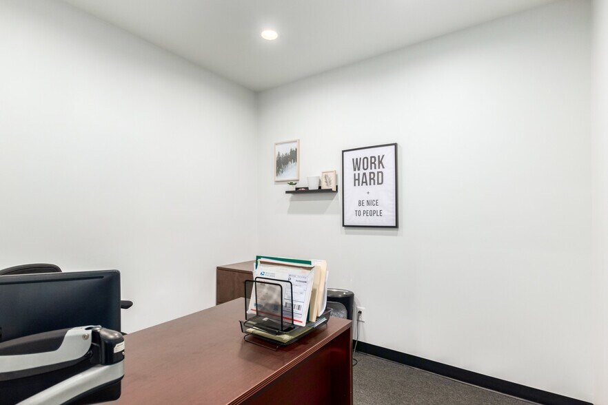 More Photos Of 4120 E Madison St, Phoenix Warehouse For Lease