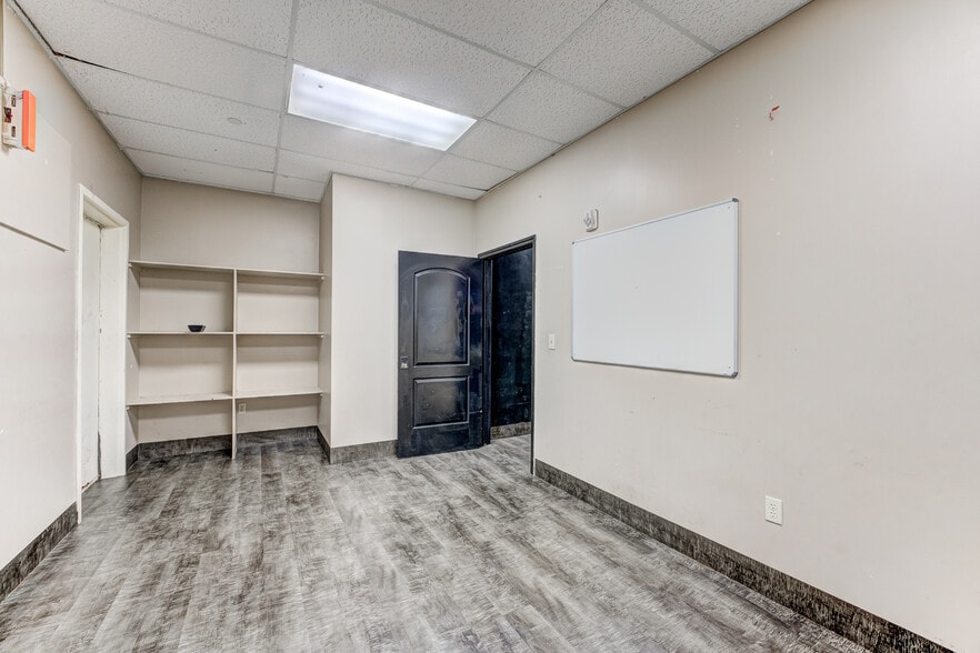 More Photos Of 324 Fm-1960 Rd, Houston General Retail For Sale