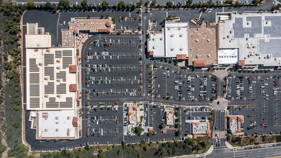 More Photos Of 800-888 New Los Angeles Ave, Moorpark Department Store For Sale