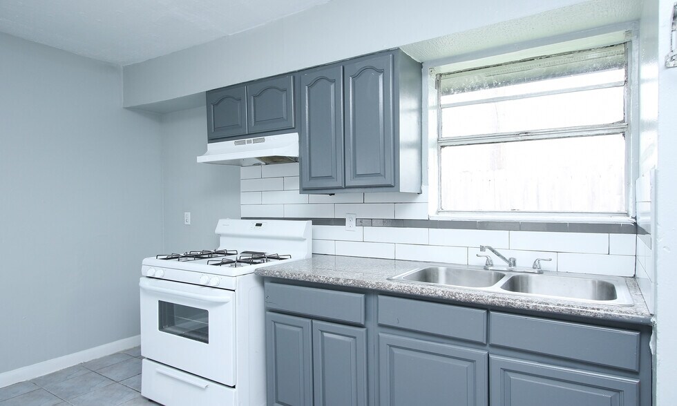 More Photos Of 8814 Manus St, Houston Apartments For Sale