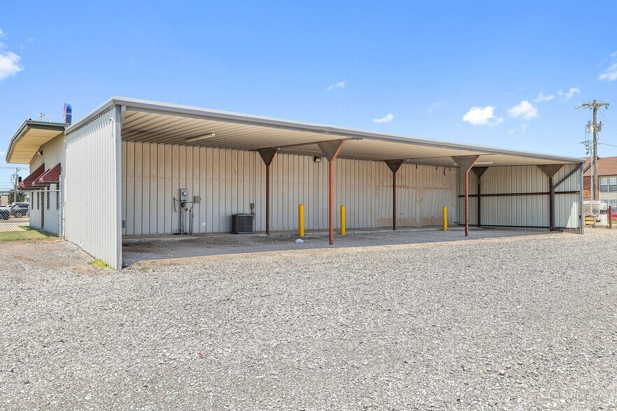 More Photos Of 1510 Amity Ln, El Reno Industrial For Lease