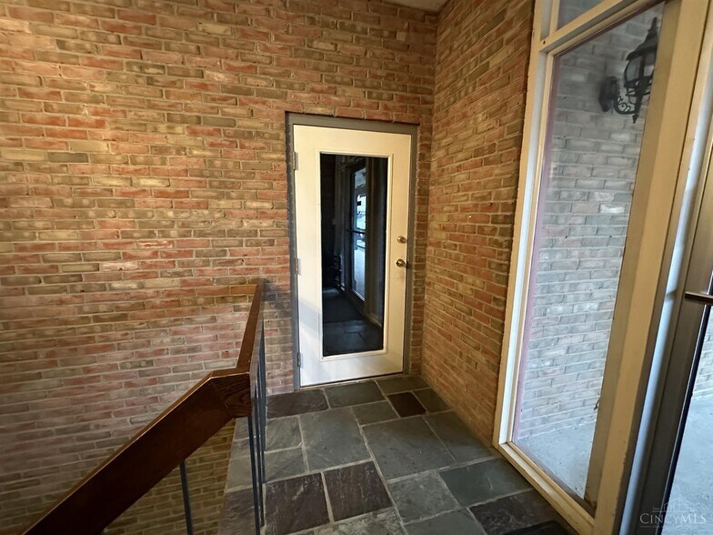 More Photos Of 2010-2040 Anderson Ferry Rd, Cincinnati Unknown For Lease