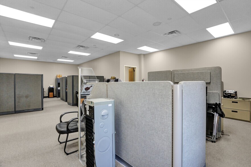 More Photos Of 7375 Adrianne Pl, Bartlett Light Distribution For Lease