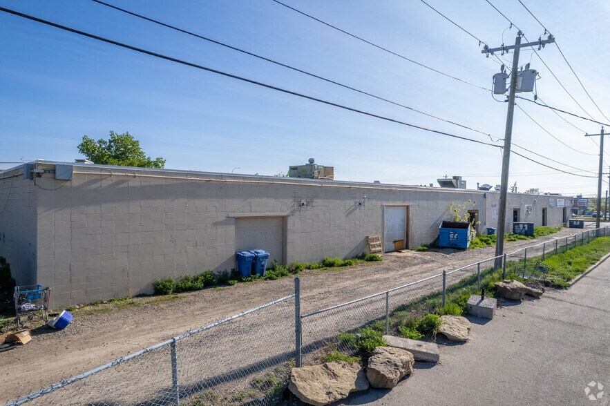 More Photos Of 5147 20 Av SE, Calgary Storefront For Lease