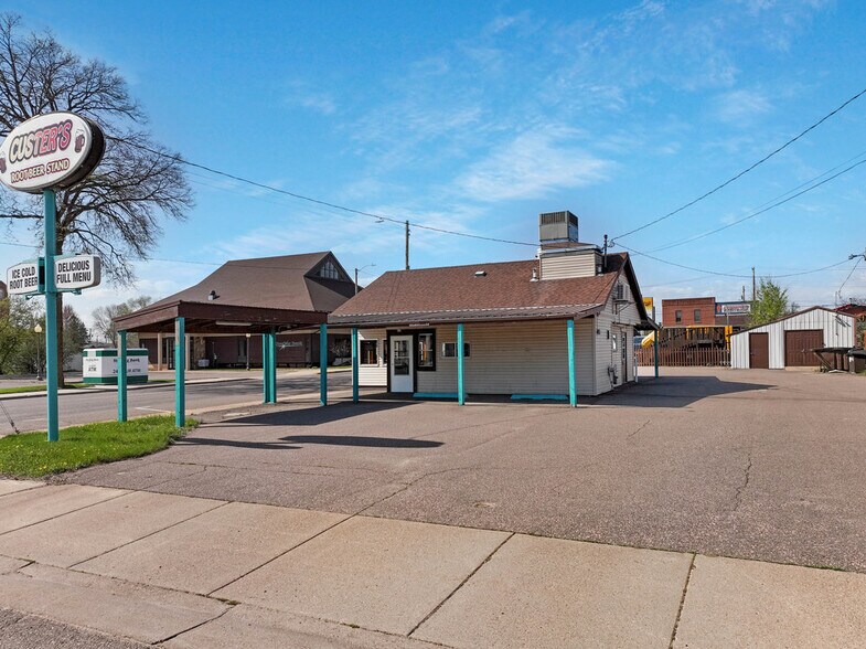 More Photos Of 410 2nd St, Chetek General Retail For Sale