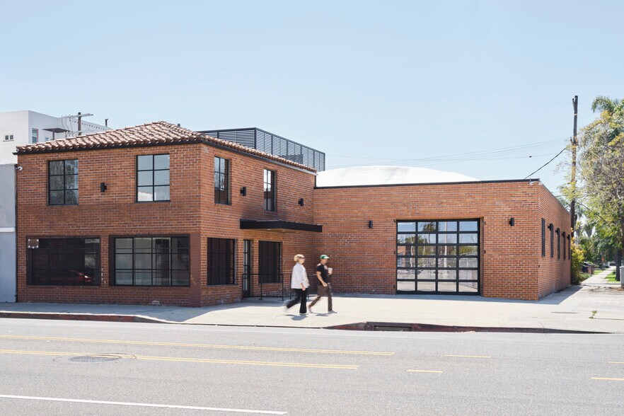 More Photos Of 3626 W Jefferson Blvd, Los Angeles Loft Creative Space For Lease