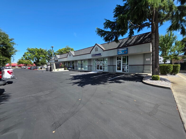 More Photos Of 870 W Onstott Frontage Rd, Yuba City Freestanding For Sale