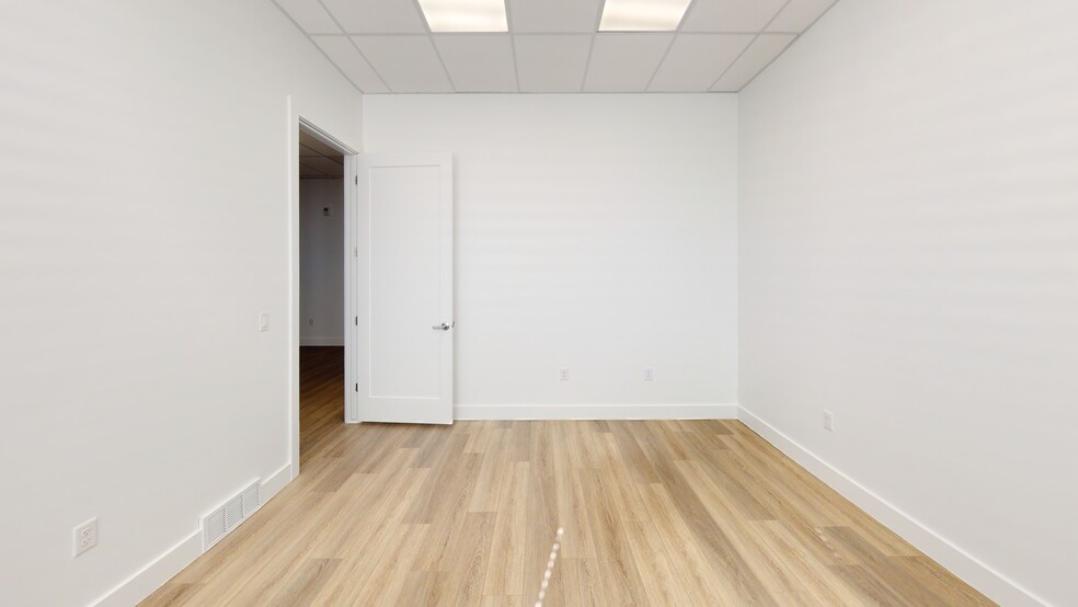 More Photos Of 752 2250 West, Springville Warehouse For Lease