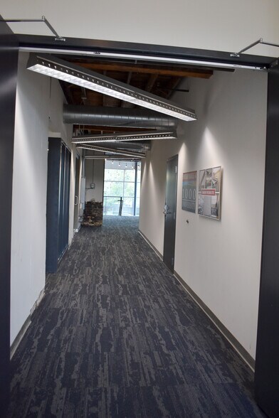 More Photos Of 1000-1010 University Ave W, Saint Paul Office For Sale
