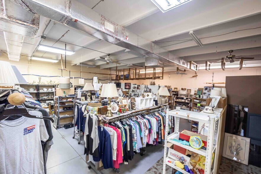 More Photos Of 619 N Dixie Ave, Fruitland Park General Retail For Sale