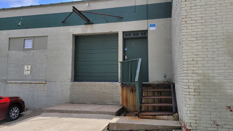 More Photos Of 35 High St, Poughkeepsie Warehouse For Lease