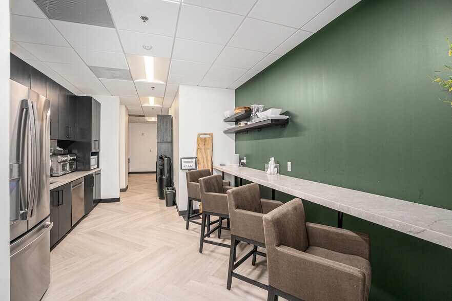 More Photos Of 3384 Peachtree Rd NE, Atlanta Loft Creative Space For Lease