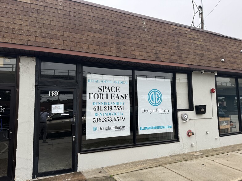 Primary Photo Of 622-640 Oak St, Copiague General Retail For Lease