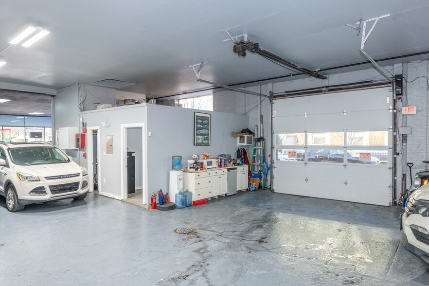 More Photos Of 4112-4114 Kennedy Blvd, Union City Auto Dealership For Sale