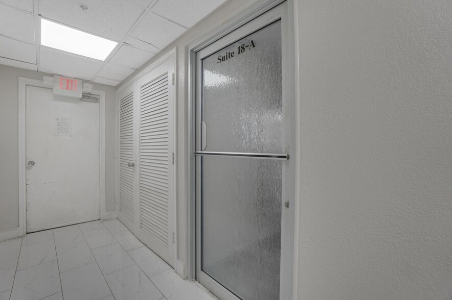 More Photos Of 1720 Harrison St, Hollywood Office Residential For Lease