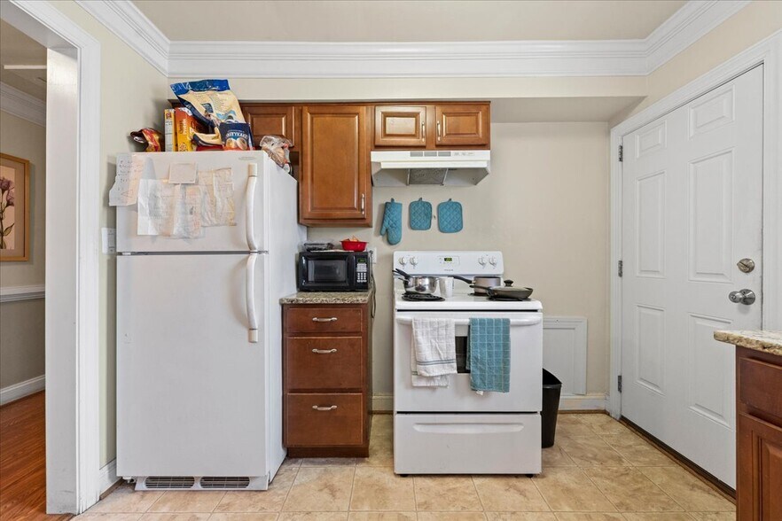 More Photos Of 1911 Dixon St, Fredericksburg Freestanding For Sale