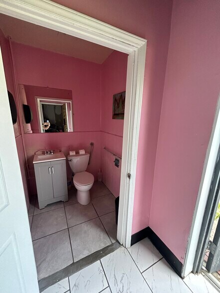 More Photos Of 1816-1820 Austin Dr, Decatur Freestanding For Lease