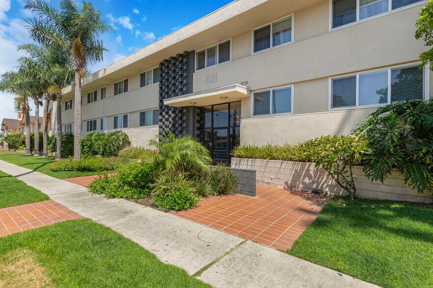 More Photos Of 621 E 99th St, Inglewood Apartments For Sale
