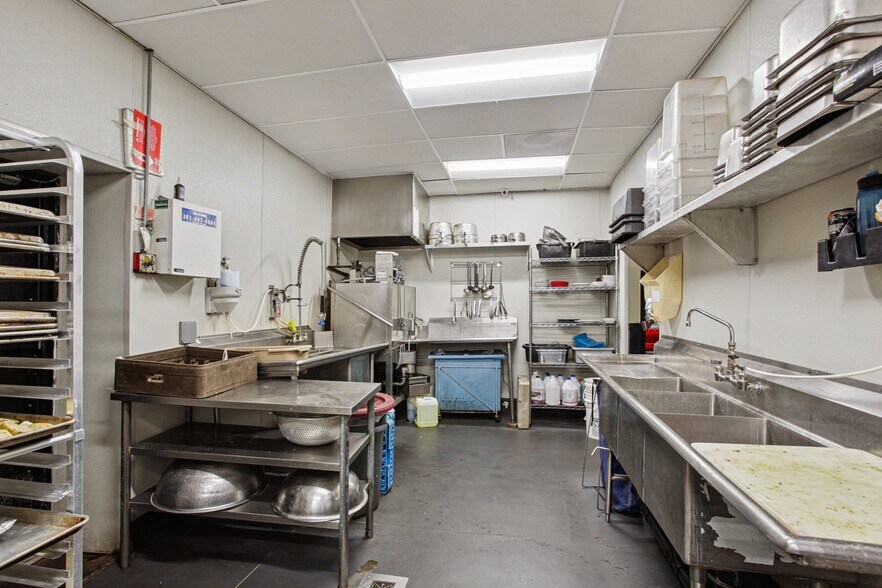 More Photos Of 76 Broadway, Denver Storefront Retail Office For Lease