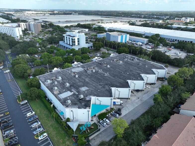 More Photos Of 10400 NW 33rd St, Miami Warehouse For Lease