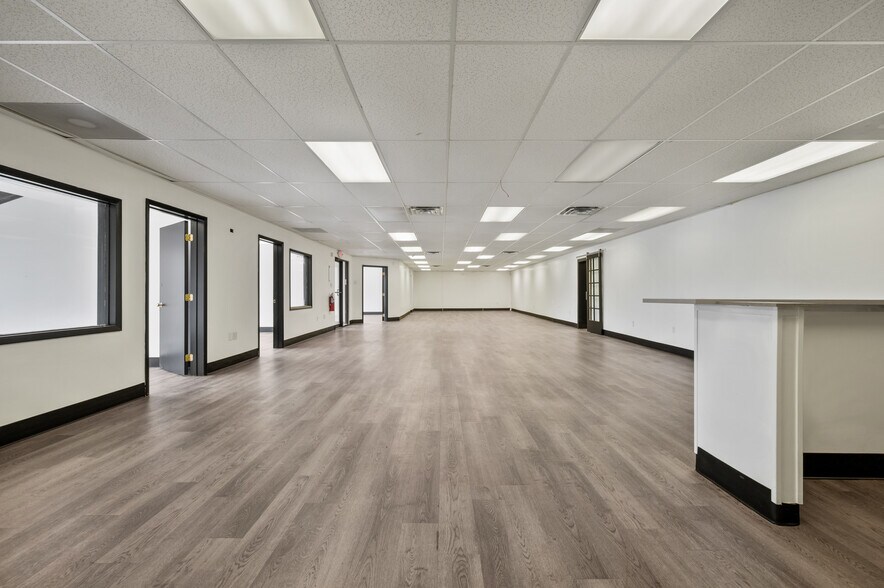 More Photos Of 2707 W Carson St, Pittsburgh Warehouse For Sale