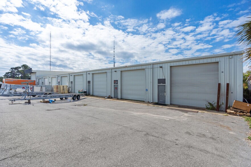 More Photos Of 119 Hollywood Blvd, Fort Walton Beach Flex For Sale