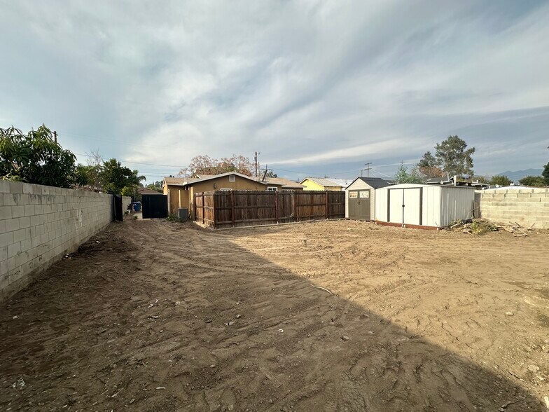 More Photos Of 12422 Bromwich St, Pacoima Land For Lease