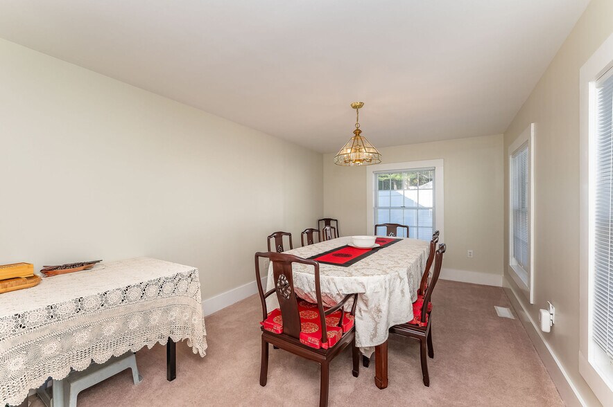 More Photos Of 112 Lafayette Rd, North Hampton General Retail For Sale