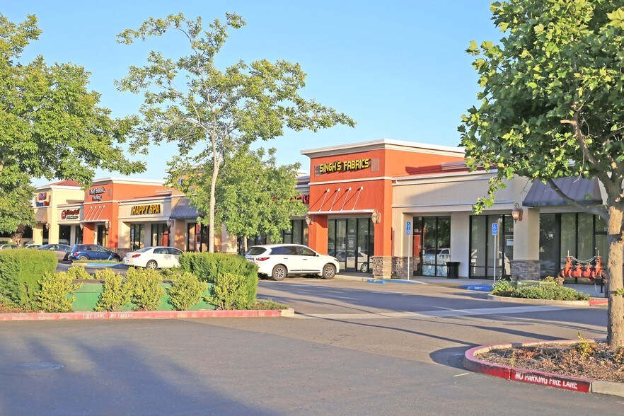 More Photos Of 7500 Elsie Ave, Sacramento Storefront Retail Office For Lease