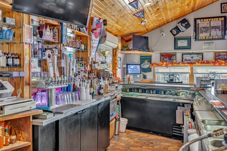 More Photos Of 1123 3rd St S, La Crosse Bar For Sale