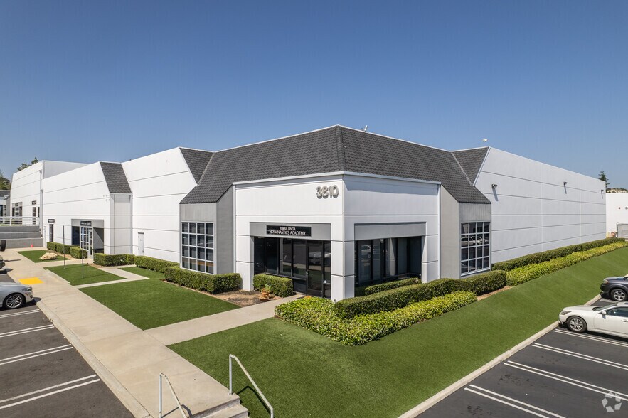 More Photos Of 3960 Prospect Ave, Yorba Linda Light Manufacturing For Lease