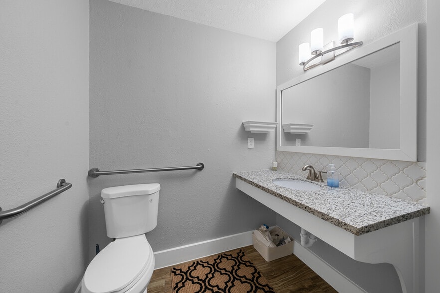 More Photos Of 29519 W Hawthorne Dr, Spring Flex For Sale