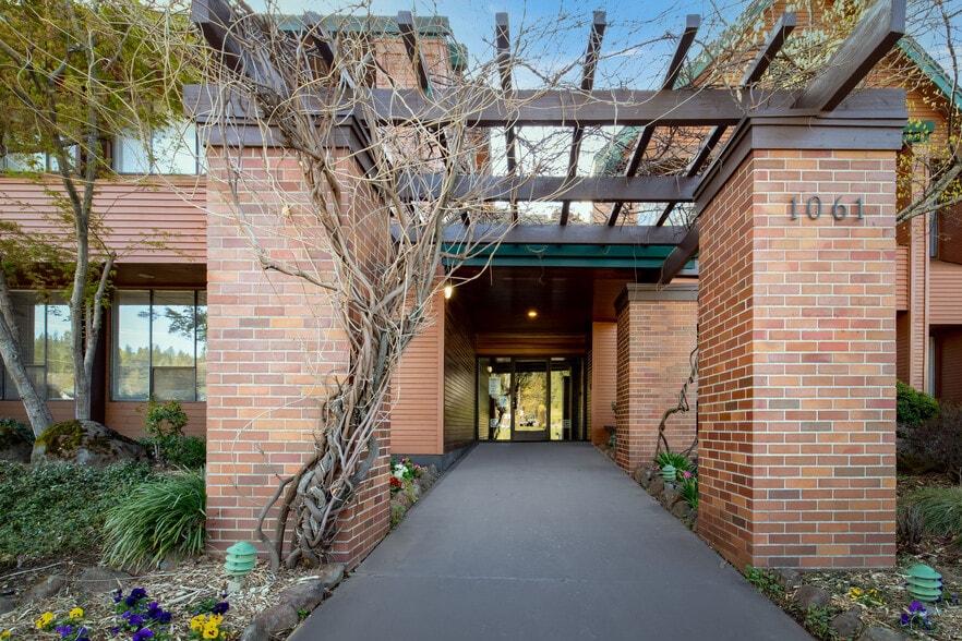 More Photos Of 1061 E Main St, Grass Valley Medical For Sale