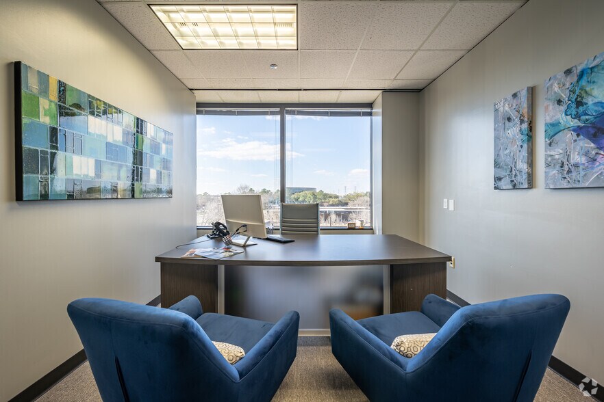 More Photos Of 12621 Featherwood Dr, Houston Office For Lease