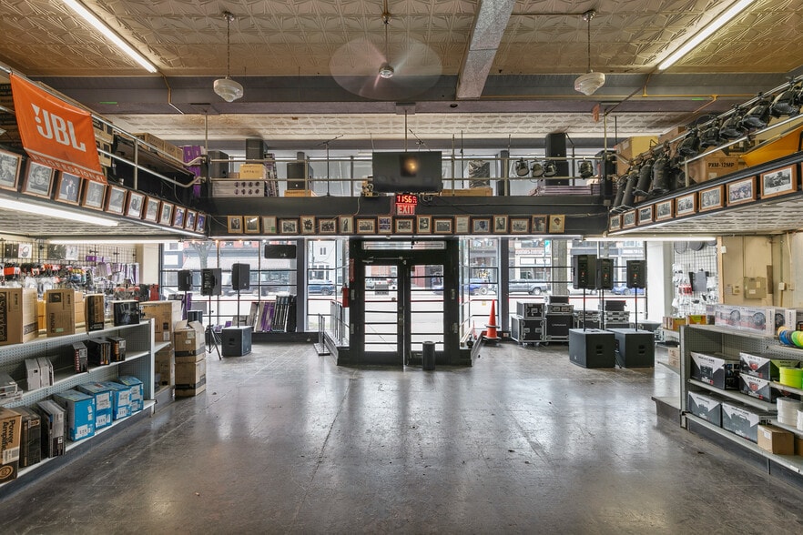 More Photos Of 310 W Broad St, Richmond Storefront For Sale