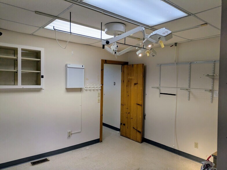 More Photos Of 1001 Greenville Hwy, Hendersonville Medical For Sale