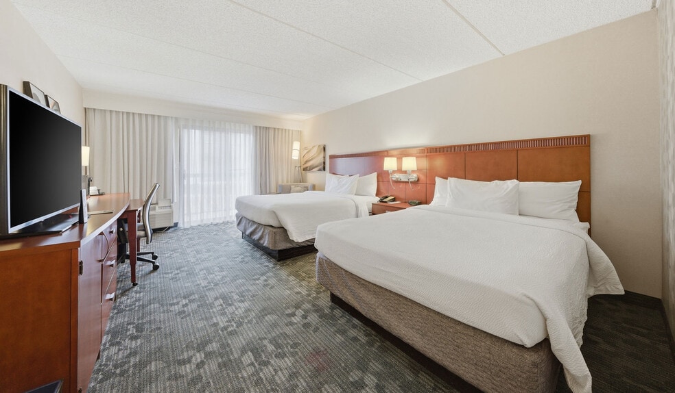 More Photos Of 800 Lake Cook Rd, Deerfield Hotel For Sale