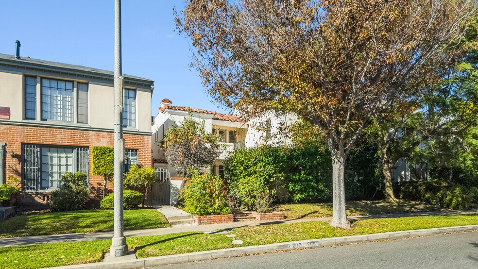 More Photos Of 205 S Reeves Dr, Beverly Hills Apartments For Sale