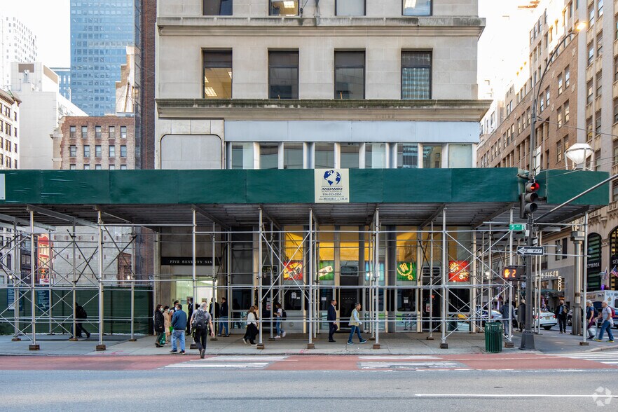 More Photos Of 576 Fifth Ave, New York Office For Lease